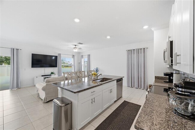 Foto del edificio - 9735 Ashworth Pl