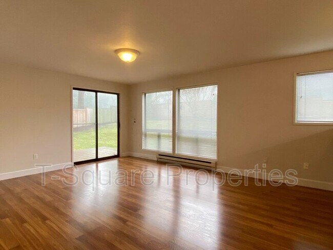 Building Photo - 5115 159th Ave NE