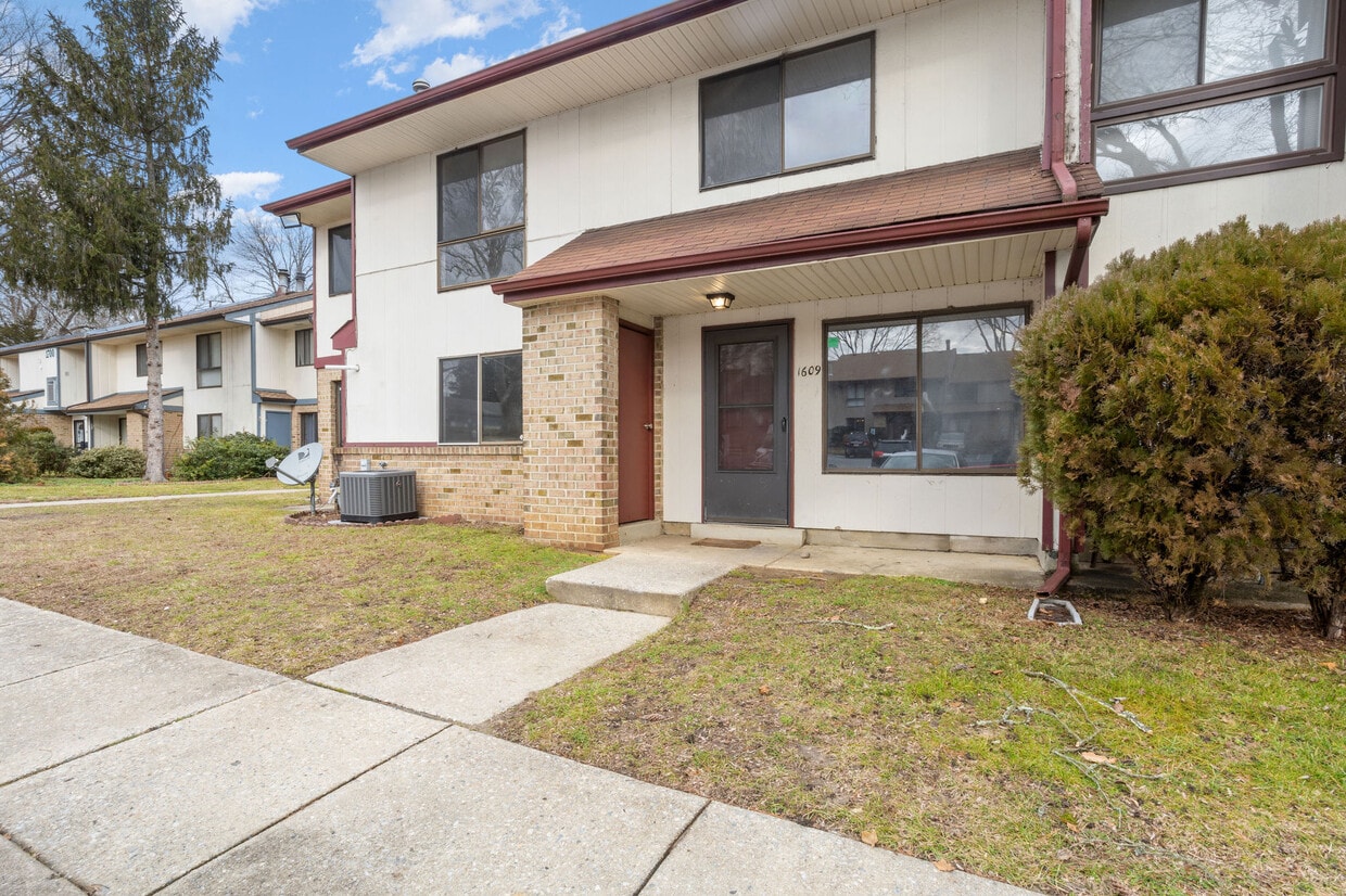 1609 Timber Creek Rd, Lindenwold, NJ 08021 Townhome Rentals in