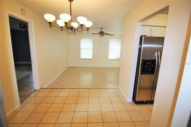 Building Photo - 610 Wilshire Dr