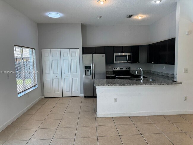 Building Photo - 16064 SW 143rd Ln