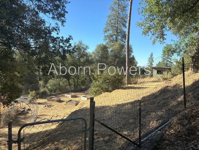 Building Photo - 5791 Forest Lake Rd