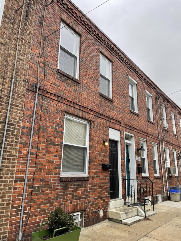 Primary Photo - 1334 S Hicks St