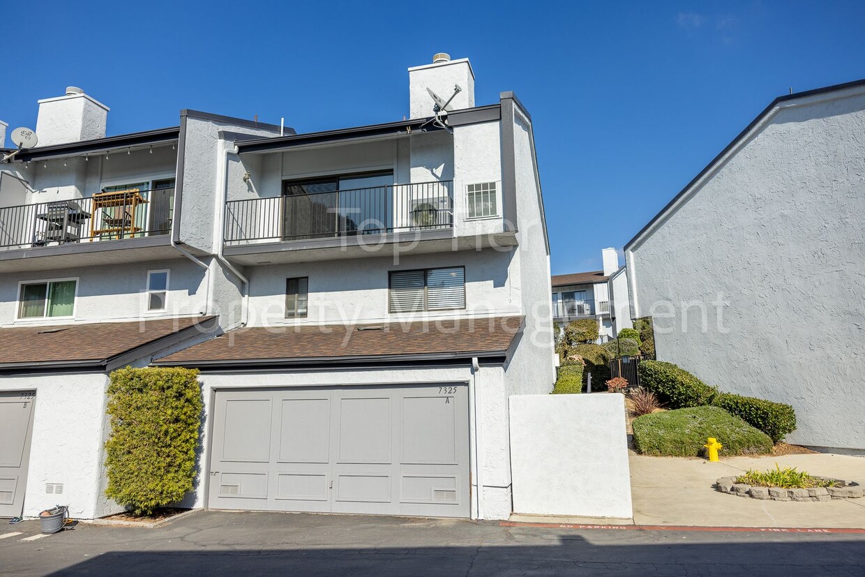 Primary Photo - Beautiful 2 bed, 2.5 bath, 1373 sqft Townh...