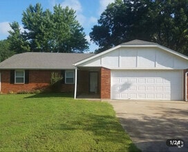 Building Photo - 1800 Deer Run