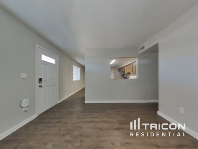 Building Photo - 14033 N 61st Ave