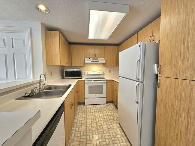 Building Photo - 95-270-270 Waikalani Dr