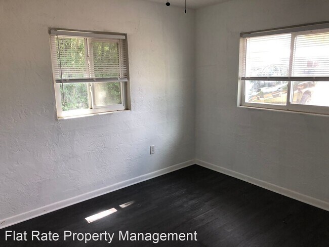 Building Photo - 2 br, 1 bath House - 2016 SW 6th Street