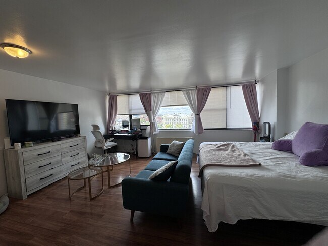 Building Photo - 270 Marin Blvd