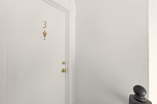 Building Photo - PRICE DROP!  Newly Renovated Studio Apt. in Classic Victorian Home in Baker District