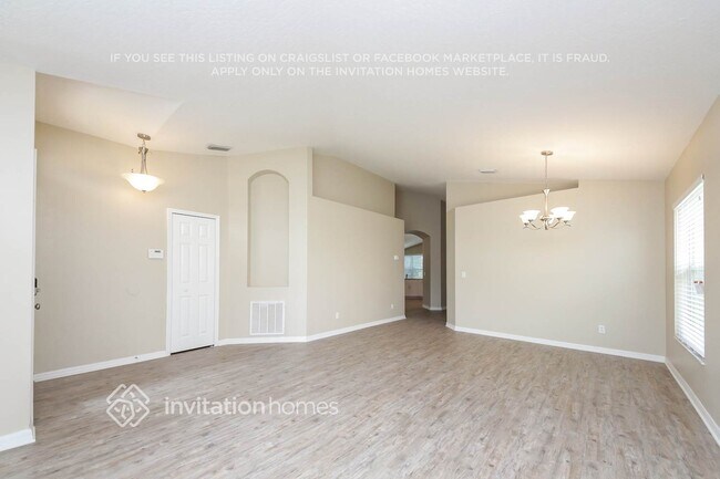 Foto del edificio - 745 Sedgewood Cir