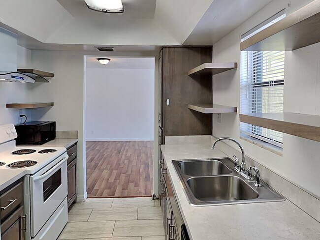 Building Photo - 2622 Lemon Tree Ln