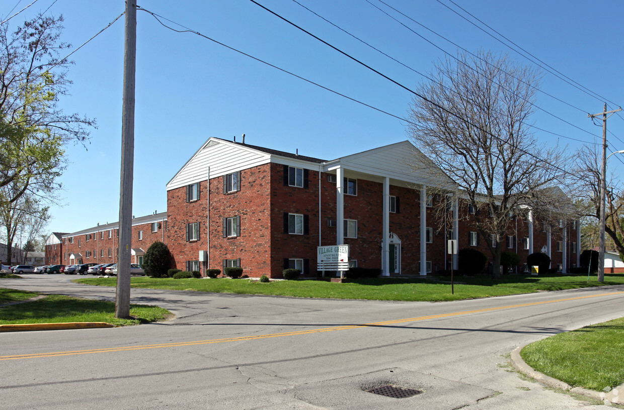 Primary Photo - Village Green Apartments