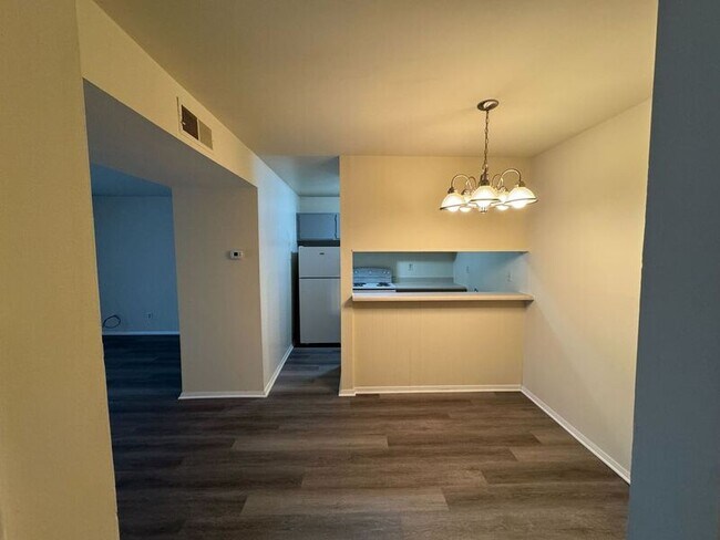 Foto del edificio - 2241 Sedgwick St