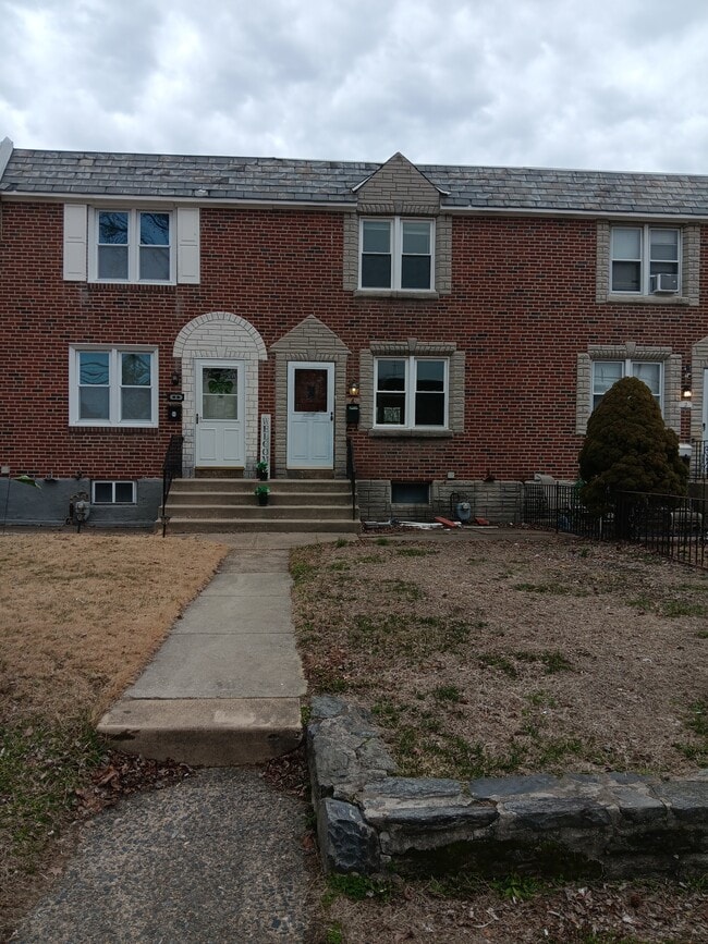 Building Photo - 4 S Academy Ave