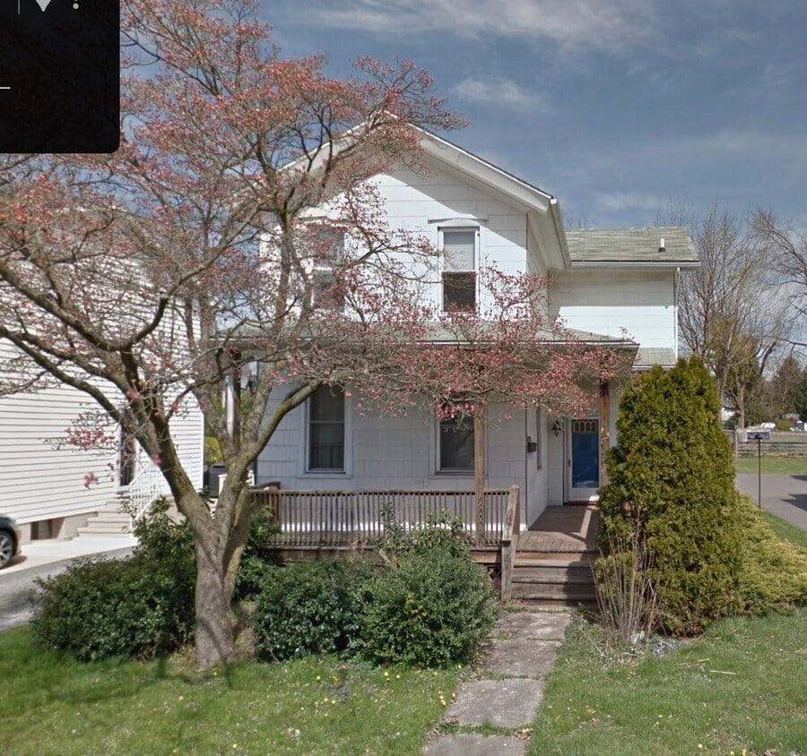 Building Photo - 32 Ransom St