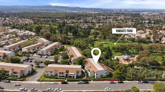 Foto del edificio - beautifully upgraded 2-bedroom, 1-bath condo in the highly desirable Bench Mark Villas Community