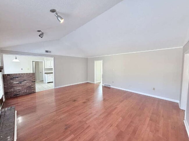 Building Photo - 7288 Hollorn Ln