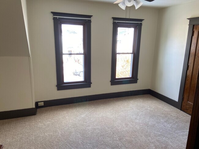 Dormitorio más grande - 1506 Mississippi St