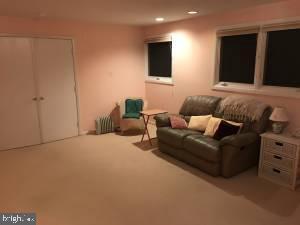Foto del edificio - 9700 Kenmore Dr