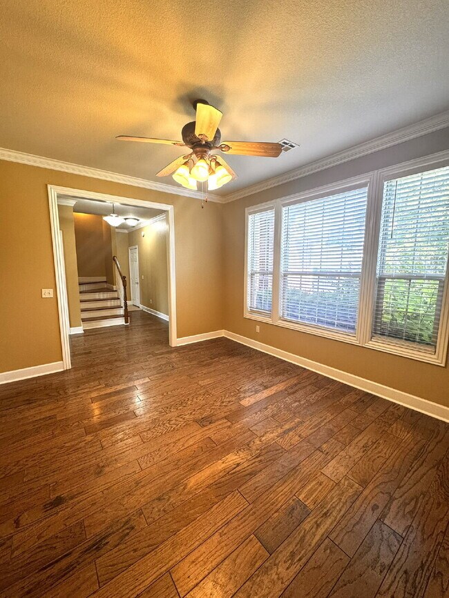 Building Photo - 15 Bluestem Ln