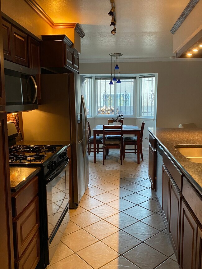 Foto del edificio - 6411 Harper Dr NE