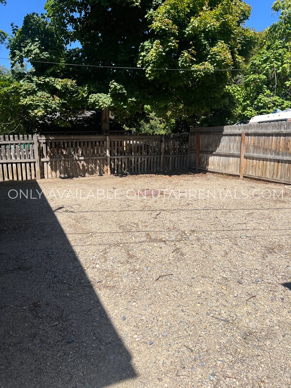 Building Photo - 60 N 300 E