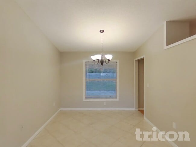 Building Photo - 1374 Godfrey Ave