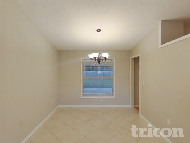 Foto del edificio - 1374 Godfrey Ave