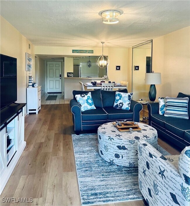 Foto del edificio - 340 Horse Creek Dr