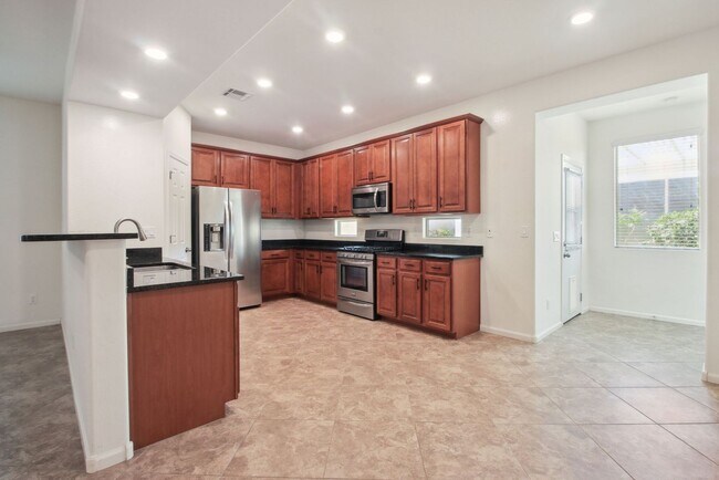 Foto del edificio - 4 Bedroom single family home in Phoenix