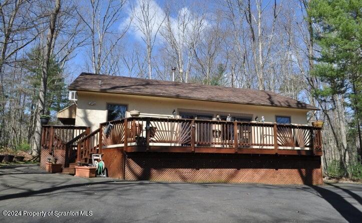 Foto principal - 24 Lakeside Dr