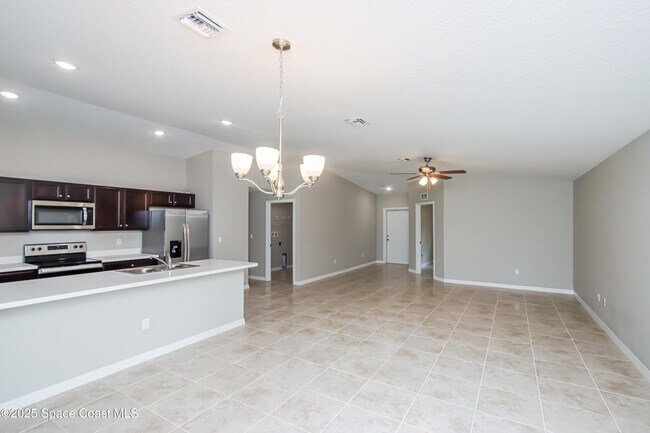 Foto del edificio - 1134 Underhill Ave SE