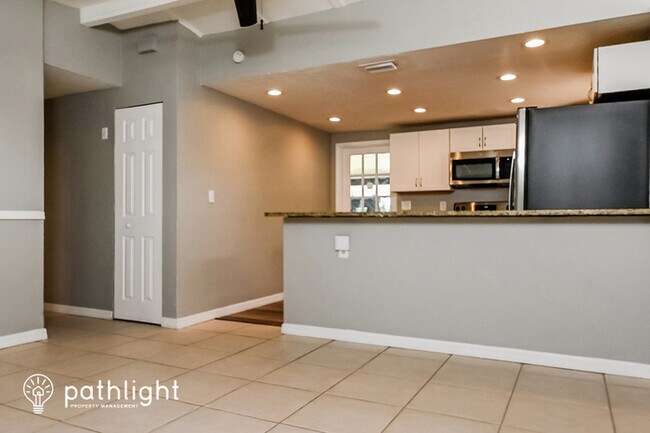 Building Photo - 2121 Florinda Street, Sarasota, FL, 34231