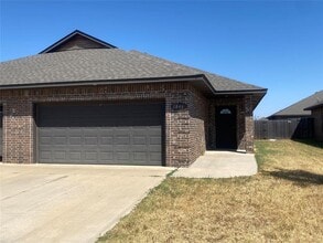 Building Photo - 1846 Cypress Ln