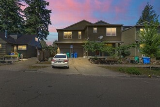 Building Photo - 3745-3749-3749 SE 127th Pl