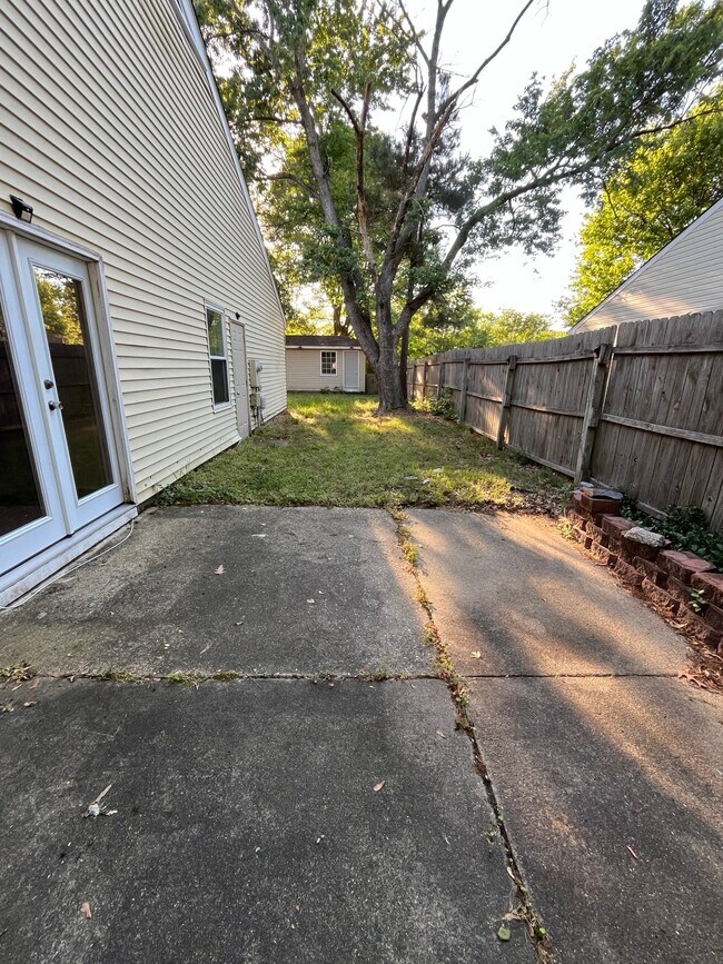 Foto del edificio - 820 Pine View Ln
