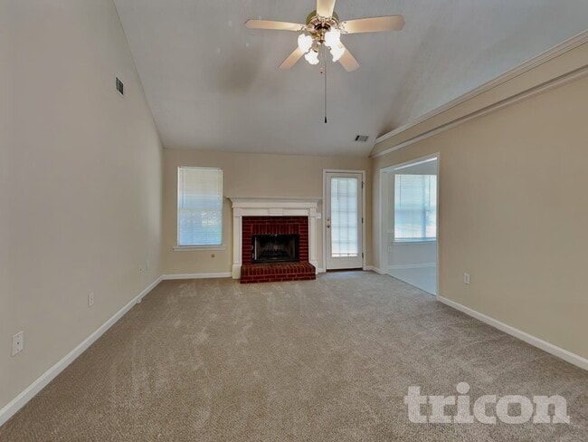 Building Photo - 50 Tufts Cir
