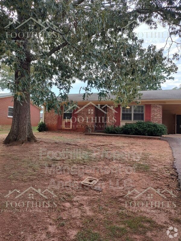 Building Photo - 2505 Rolling Green Rd