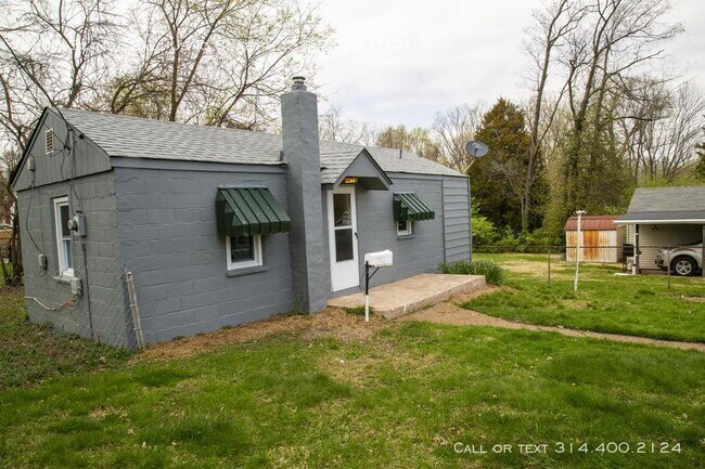 Building Photo - 2331 Wengler Ave