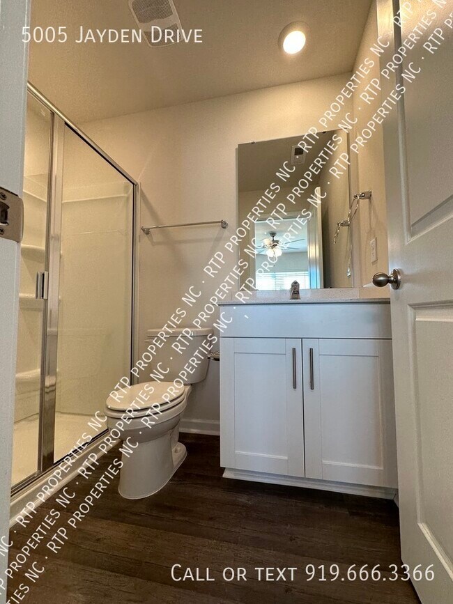 Foto del edificio - 5005 Jayden Drive