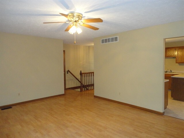 Foto del edificio - 7128 Brookstone Dr