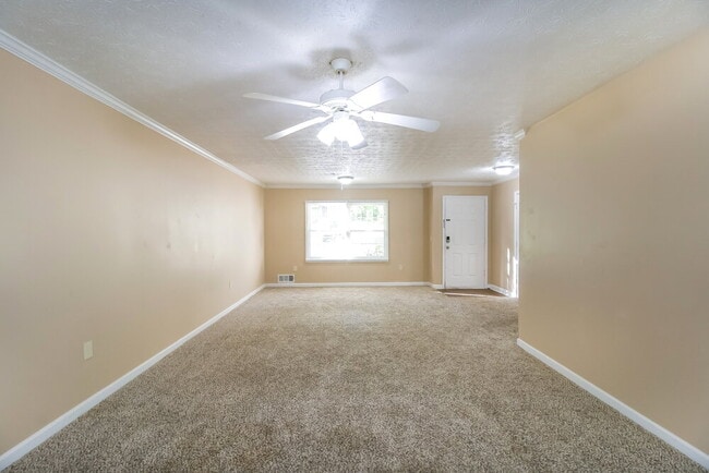 Building Photo - 837 Hemingway Rd
