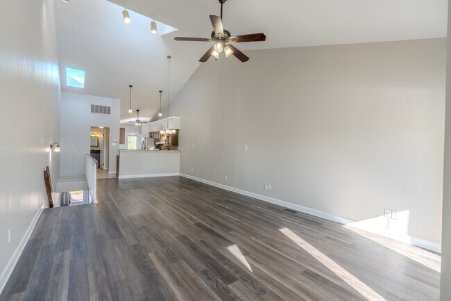 Foto del edificio - 100 Pinewood Rd