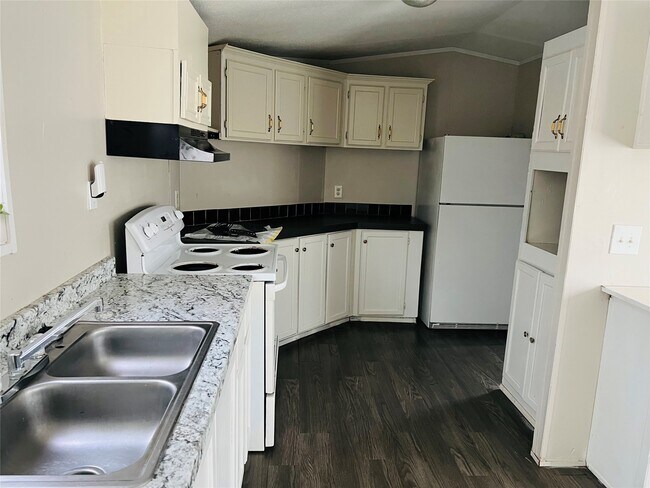 Building Photo - 25083 Billy Lee Dr