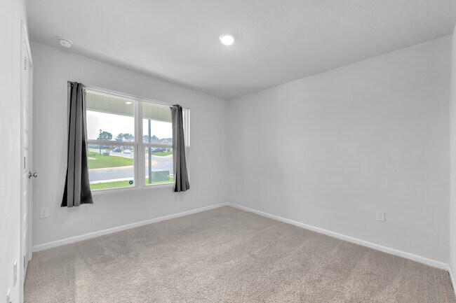 Foto del edificio - 5631 Guinevere Ln