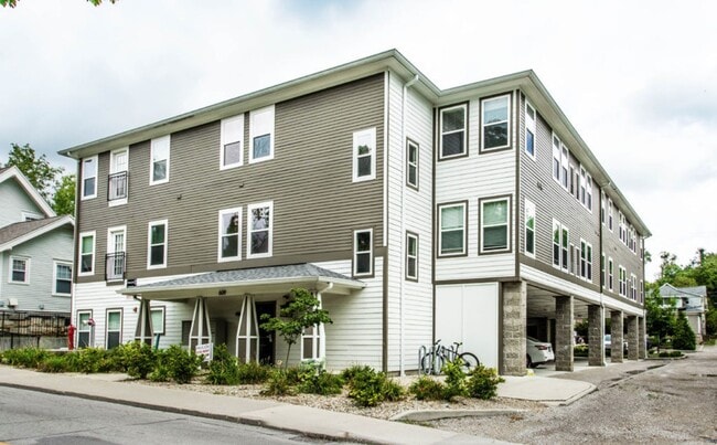 Interior Photo - 609 S Henderson