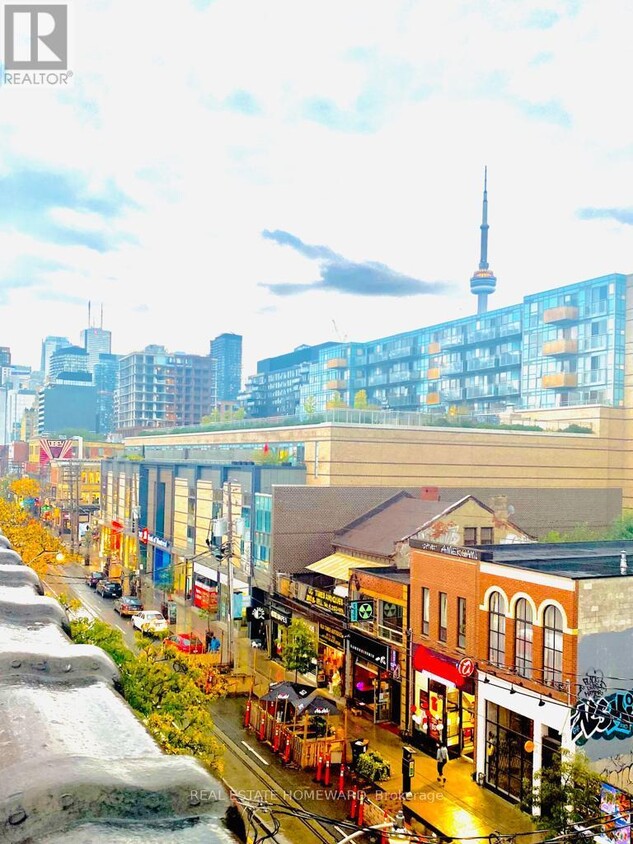 Primary Photo - 546-546 Queen St W