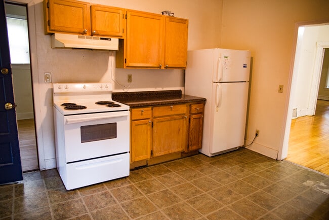 Building Photo - 1075 24th Ave SE