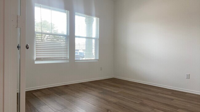 Foto del edificio - 4128 Home Pl Rd